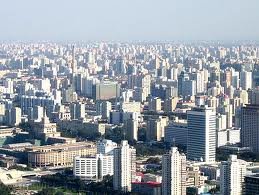 város